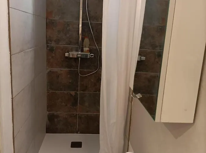 Δωμάτια σε οικογενειακή κατοικία Feeric